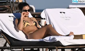 Camila Mendes / camimendes фото голая #0668