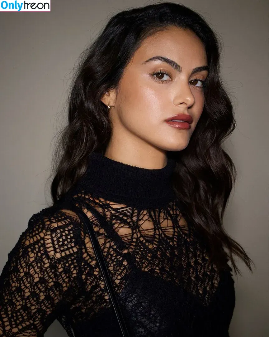 Camila Mendes голая photo #0302 (camimendes)