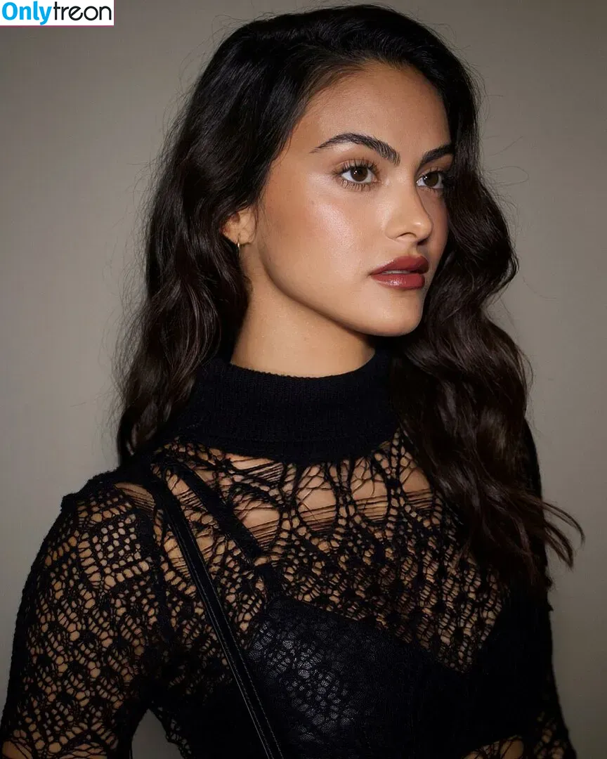 Camila Mendes голая photo #0303 (camimendes)