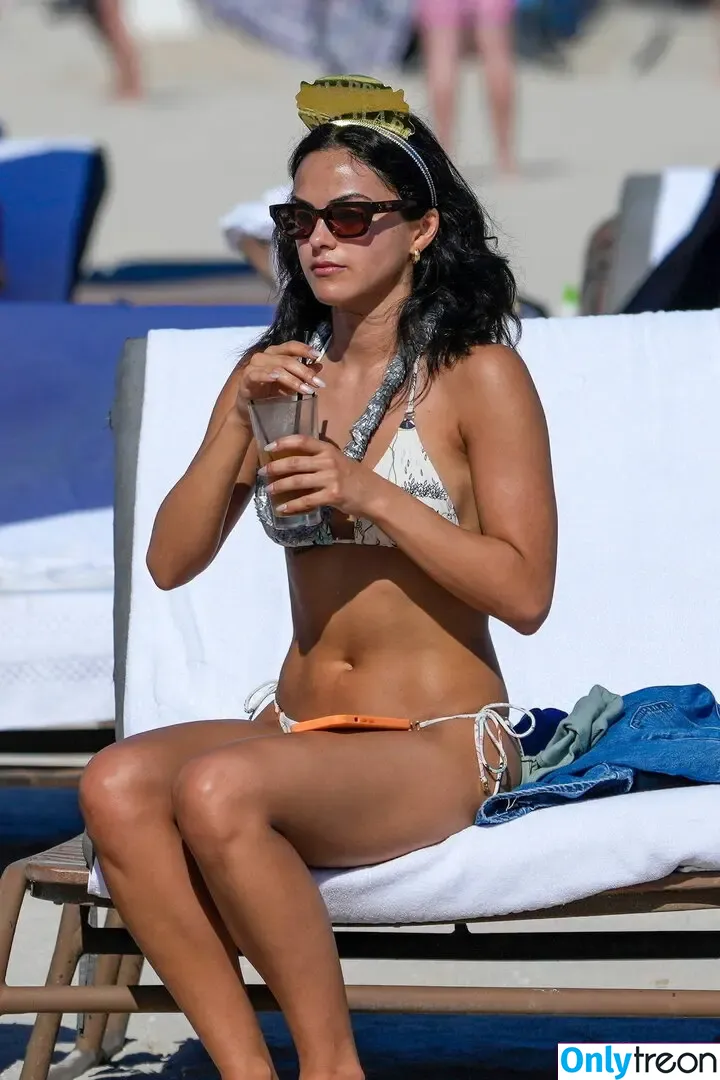Camila Mendes голая photo #0933 (camimendes)