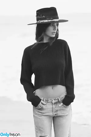 Camila Morrone / camilamorrone nude photo #0767