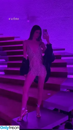 Camila Queiroz / camilaqueiroz nude photo #0278