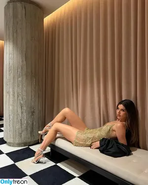 Camila Queiroz / camilaqueiroz nude photo #0285