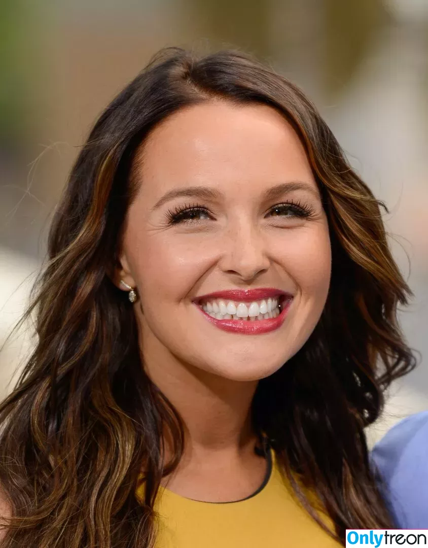 Camilla Luddington голая photo #0007 (camillaluddington)