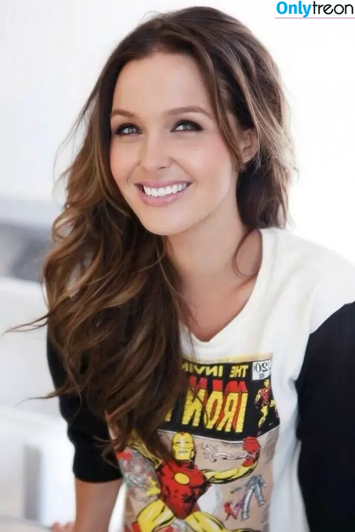 Camilla Luddington nude photo #0030 (camillaluddington)