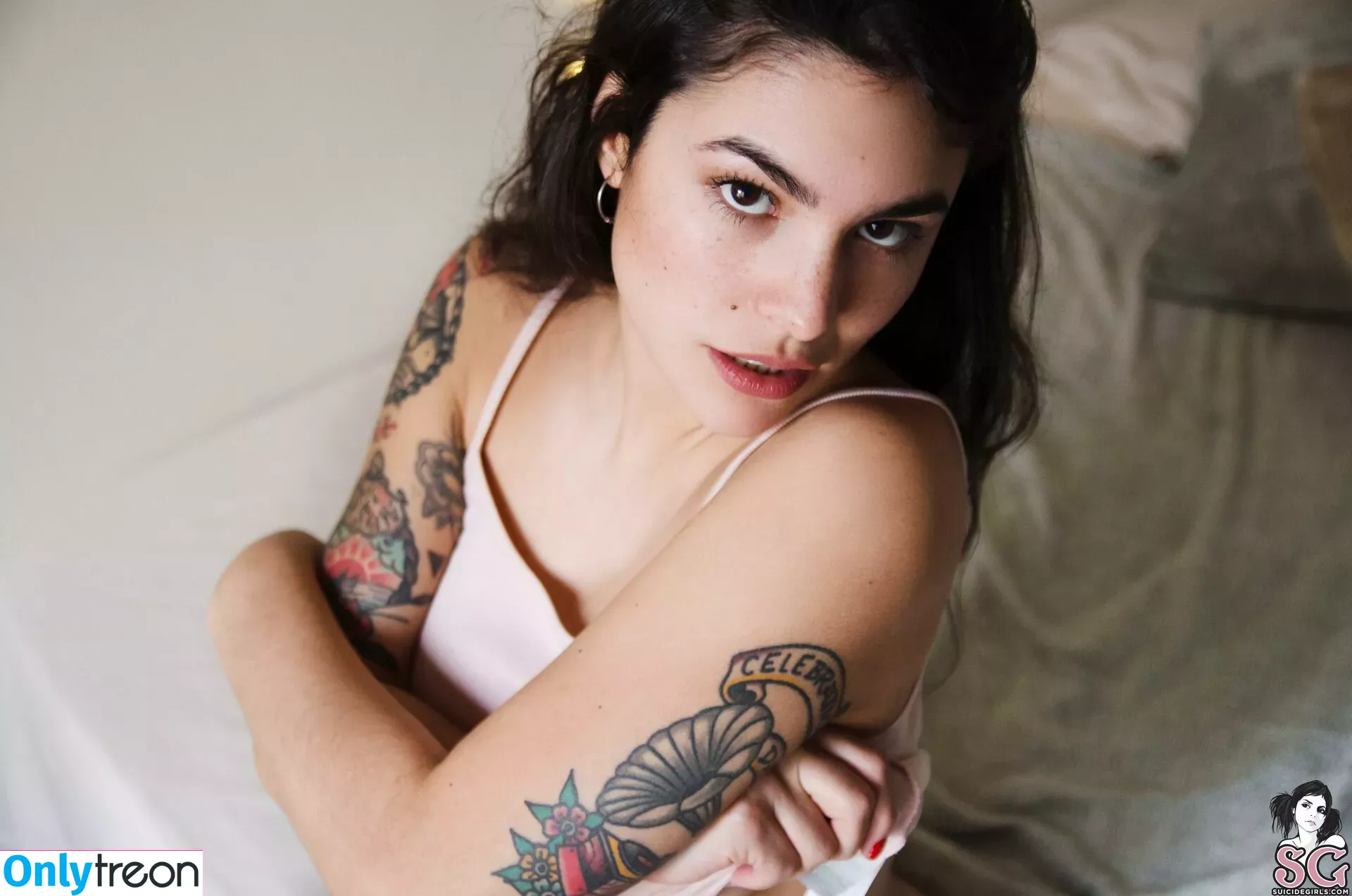 Camille Suicide nude photo #0060 (camilei / camilleelliss)