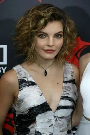 Camren Bicondova / camrenwhy nude photo #0039