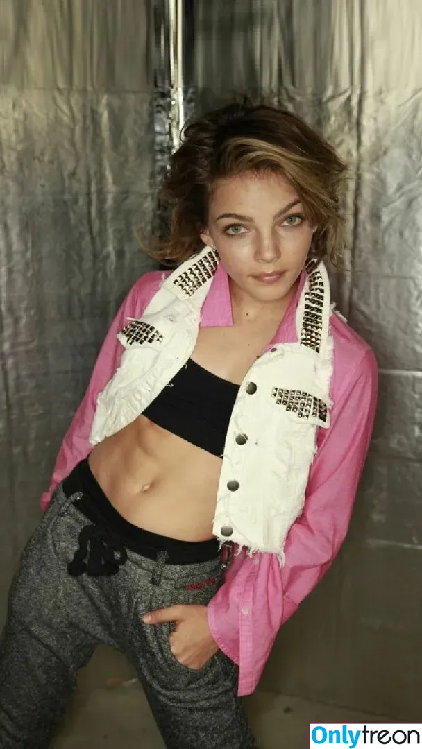 Camren Bicondova голая photo #0017 (camrenwhy)