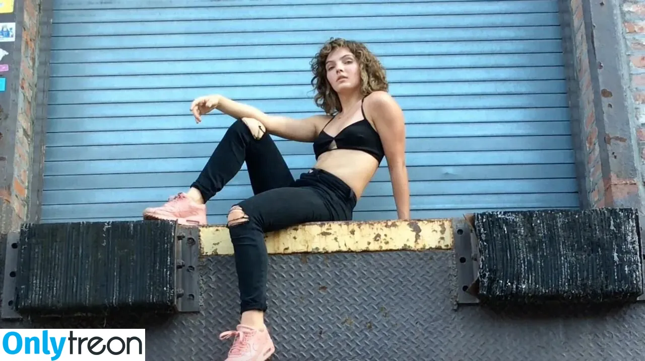 Camren Bicondova голая photo #0028 (camrenwhy)