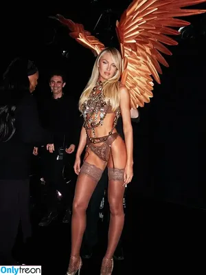 Candice Swanepoel / candiceswanepoel nude photo #0652