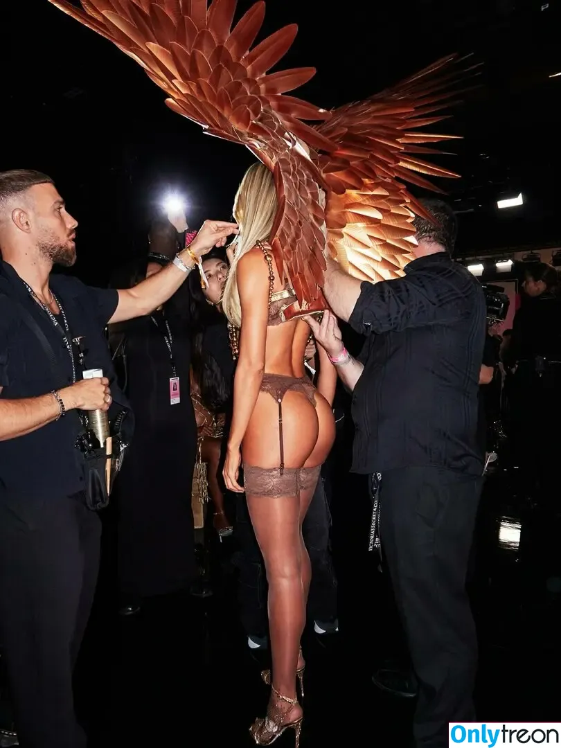 Candice Swanepoel nude photo #0656 (candiceswanepoel)