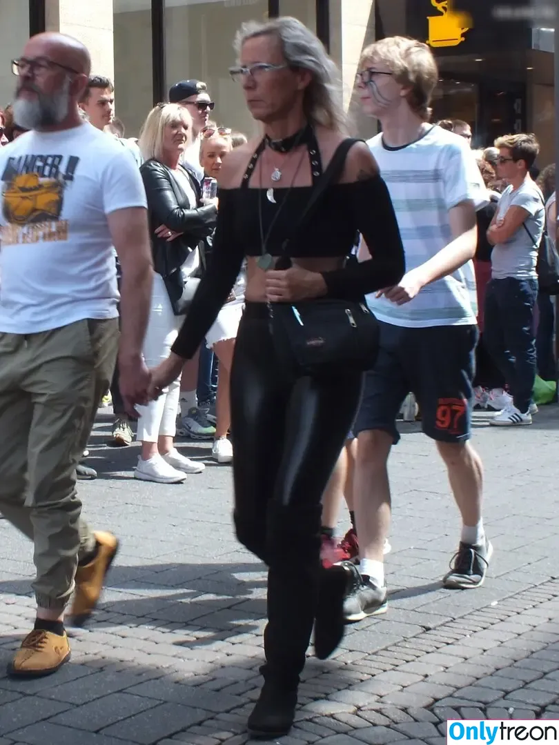 Candids голая photo #0046 (Candids)