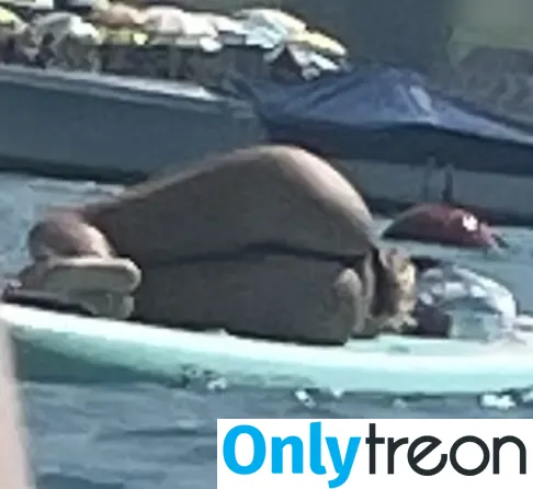Candids голая photo #0187 (Candids)