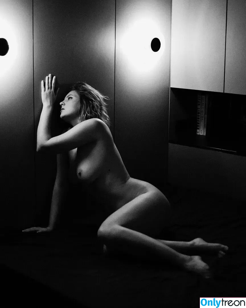 capolya nude photo #0019 (capolya)
