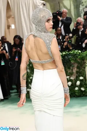 Cara Delevingne / caradelevingne / jeff__sacks nude photo #1674