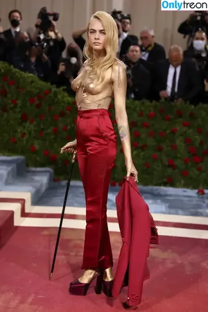 Cara Delevingne / caradelevingne / jeff__sacks nude photo #1689