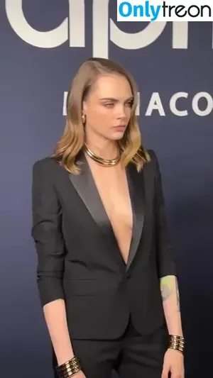 Cara Delevingne / caradelevingne фото голая #1843