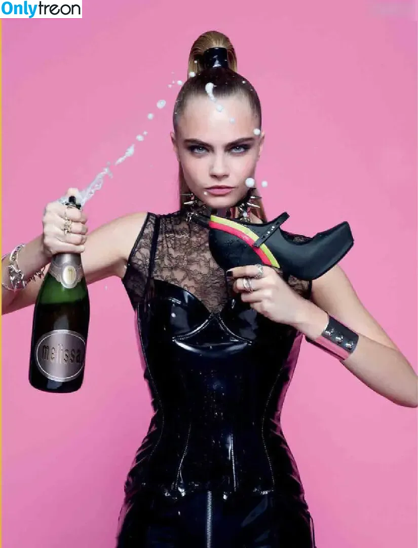 Cara Delevingne голая photo #1815 (caradelevingne)