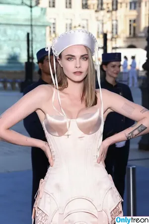 Cara Delevingne / caradelevingne фото голая #2071