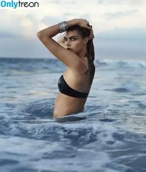 Cara Delevingne / caradelevingne фото голая #2184