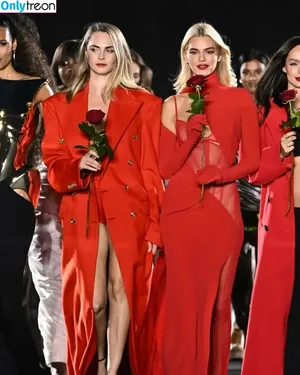 Cara Delevingne / caradelevingne фото голая #2329