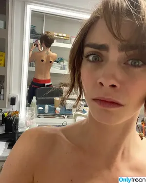 Cara Delevingne / caradelevingne nude photo #2610