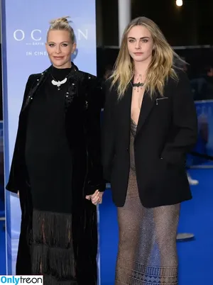 Cara Delevingne / caradelevingne фото голая #2776