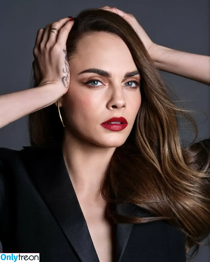 Cara Delevingne голая photo #2320 (caradelevingne)