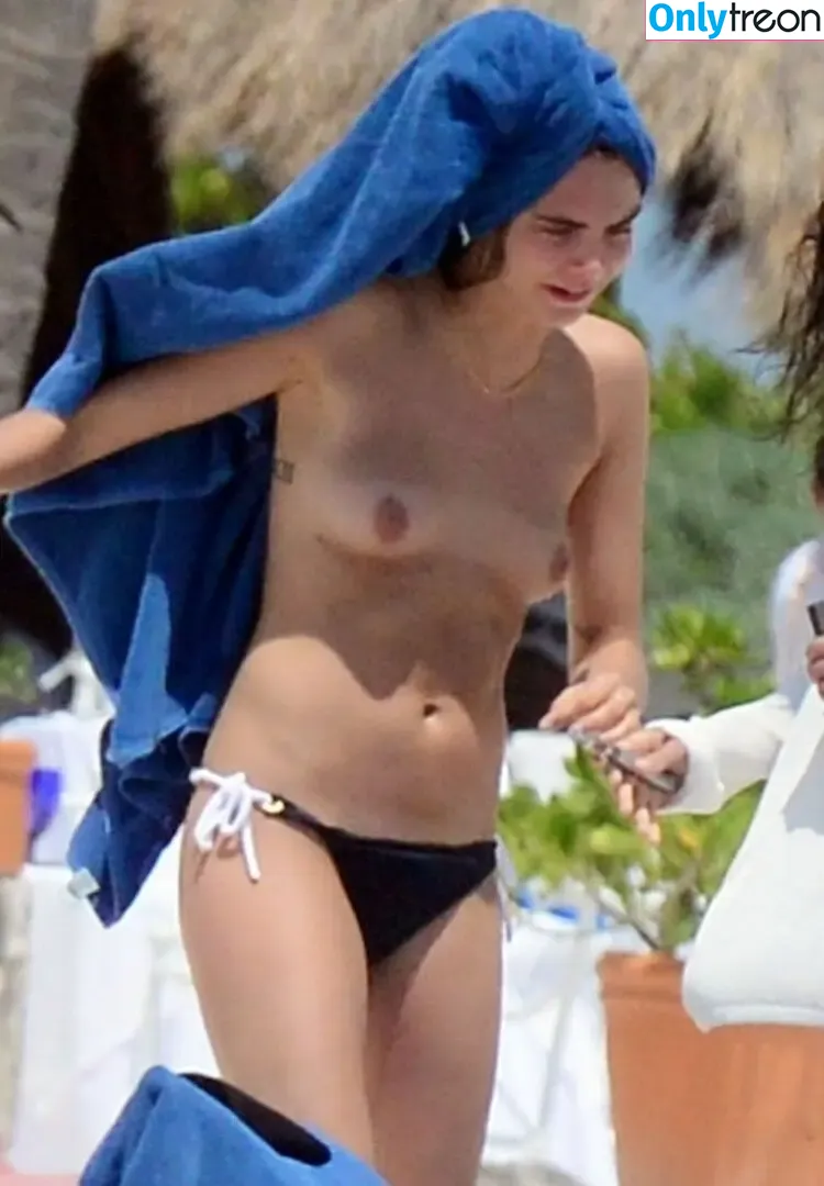 Cara Delevingne nude photo #2609 (caradelevingne)