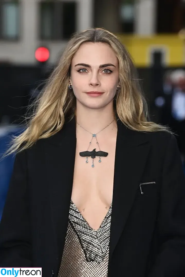 Cara Delevingne голая photo #2740 (caradelevingne)