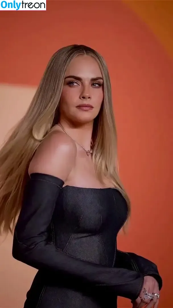 Cara Delevingne голая photo #2768 (caradelevingne)