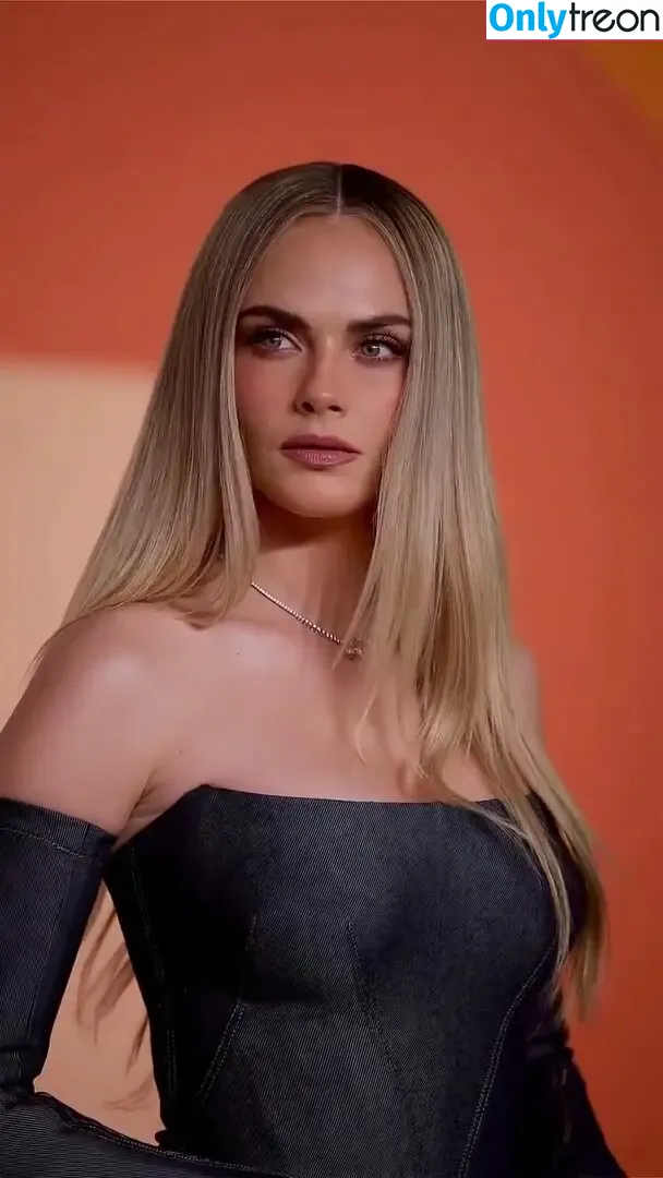 Cara Delevingne голая photo #2772 (caradelevingne)