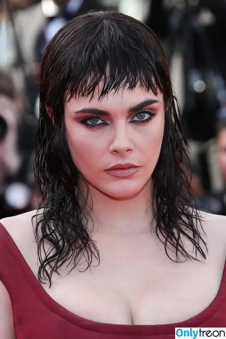 Cara Delevingne голая photo #2795 (caradelevingne)