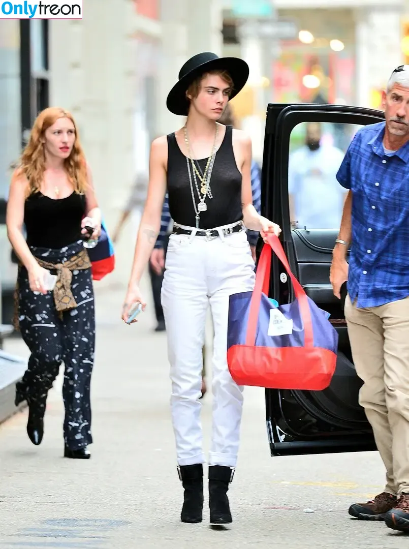Cara Delevingne nude photo #2800 (caradelevingne)