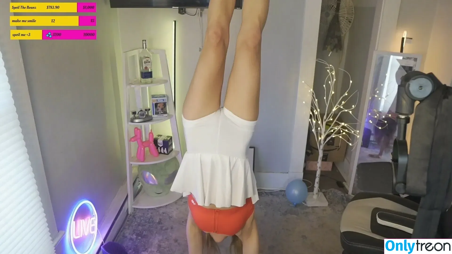 carabeanz nude photo #0003 (cara.beanz / thecarabeanz)
