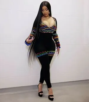 Cardi B / iamcardib фото голая #0056