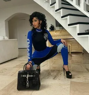 Cardi B / iamcardib фото голая #0235