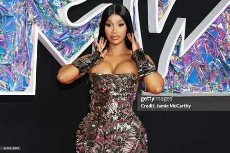 Cardi B / iamcardib фото голая #0244