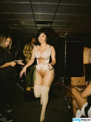 Cardi B / iamcardib nude photo #0920