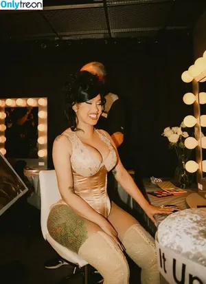 Cardi B / iamcardib nude photo #0921