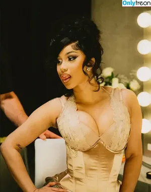 Cardi B / iamcardib nude photo #0922