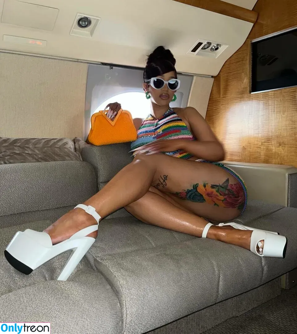 Cardi B голая photo #0052 (iamcardib)