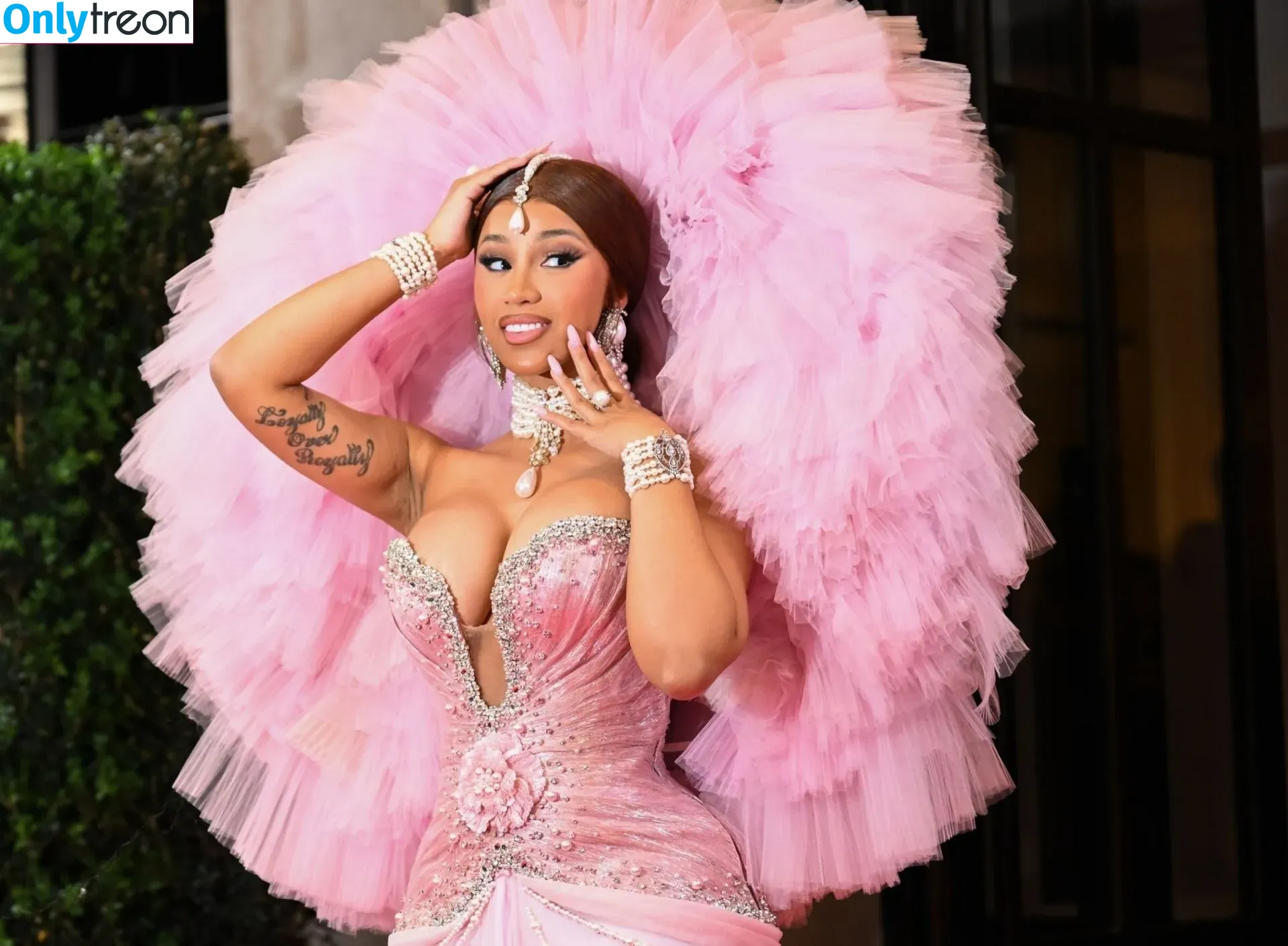 Cardi B голая photo #0173 (iamcardib)