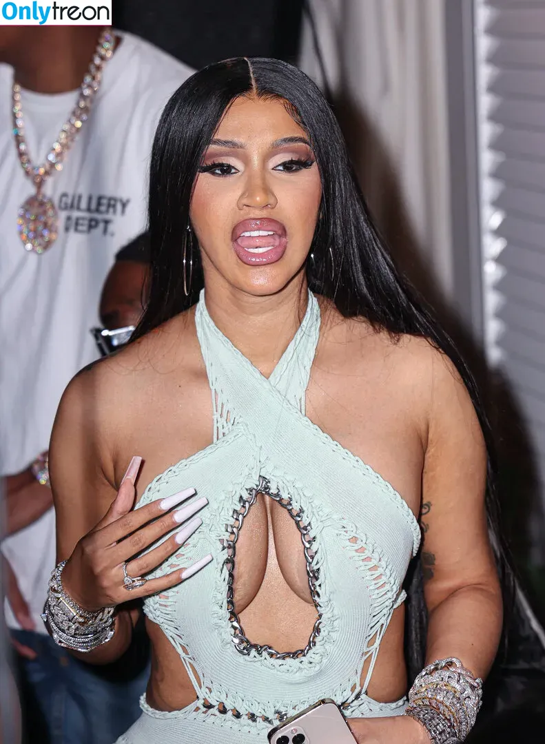 Cardi B голая photo #0192 (iamcardib)