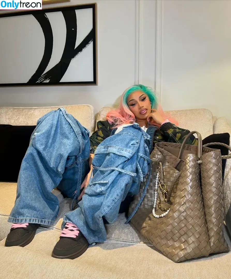 Cardi B голая photo #0919 (iamcardib)