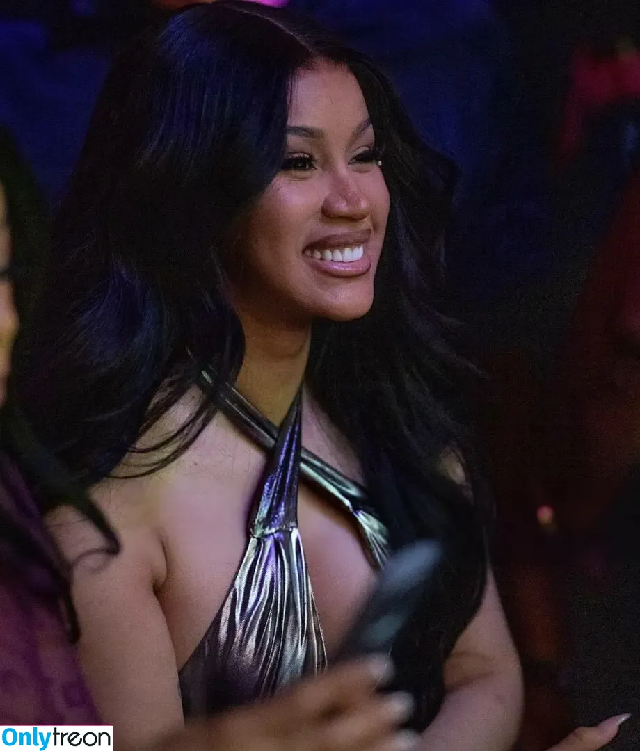 Cardi B голая photo #0946 (iamcardib)