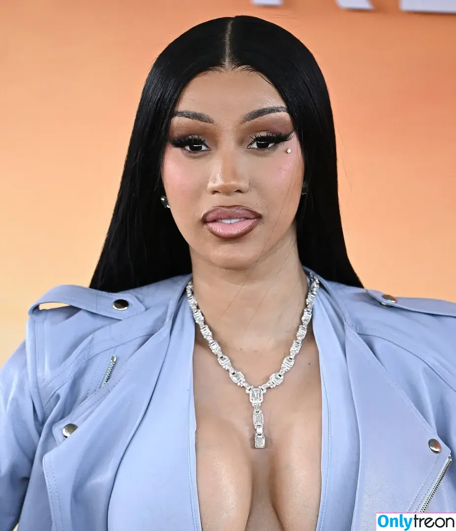 Cardi B голая photo #1014 (iamcardib)