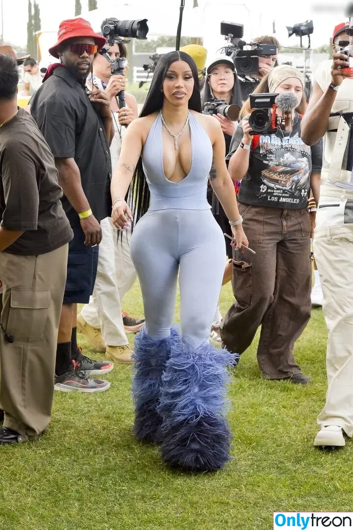 Cardi B nude photo #1024 (iamcardib)