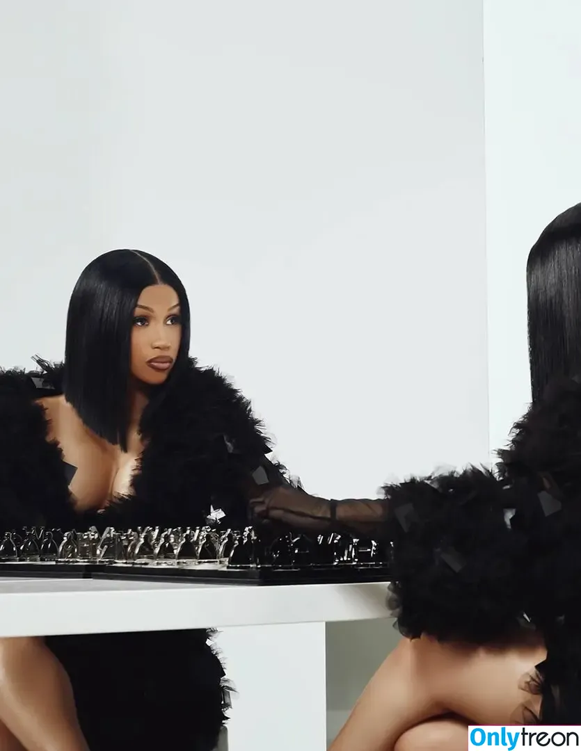 Cardi B nude photo #1170 (iamcardib)