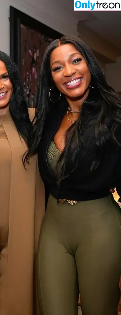 Cari Champion nude photo #0023 (Cari Champion)